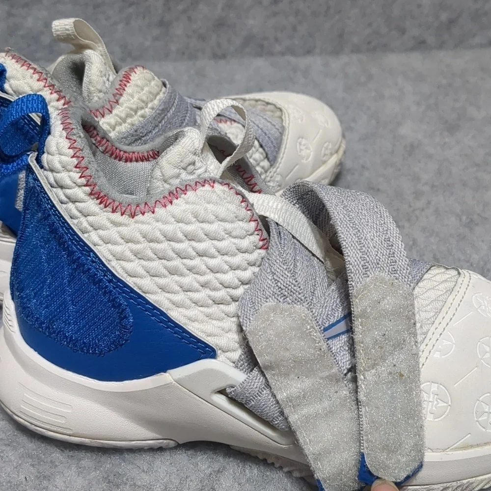 Nike lebron soldier